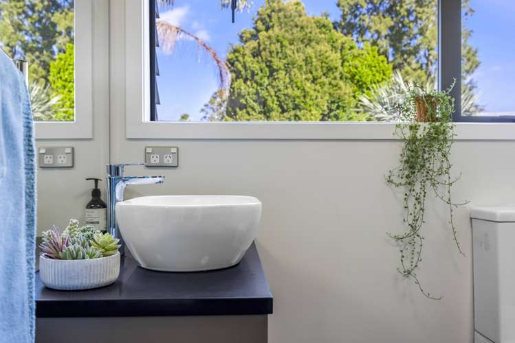 831 Runciman Road Runciman_36