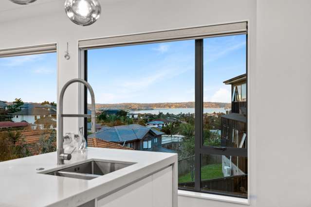 Spacious Family Retreat with Panoramic Water Views