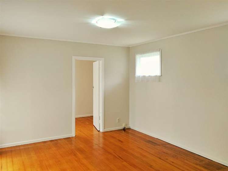 9 Martin Place Kelston_10