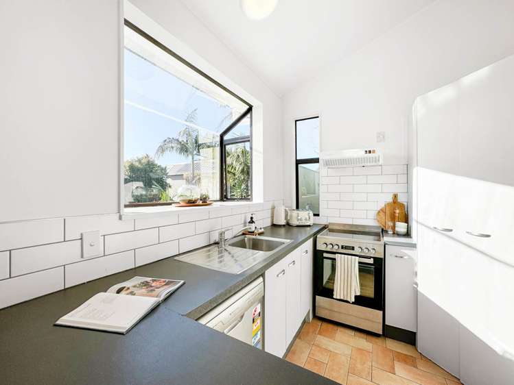 2/14 Abbotts Way Remuera_7