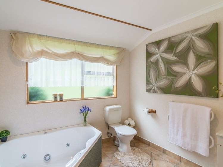 11 Kebbell Drive Waikanae_13