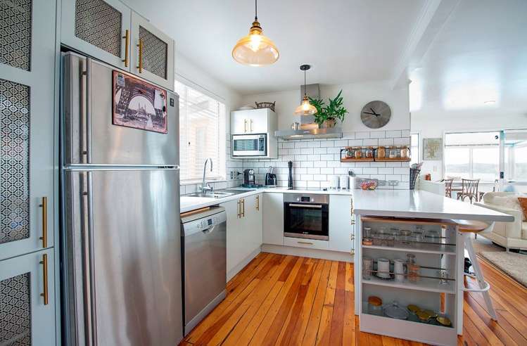 811a Whangaparaoa Road Manly_8