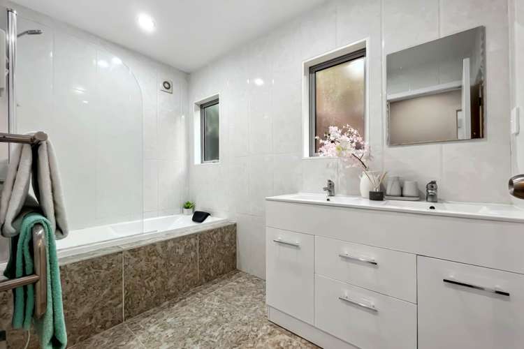 2/33 Rukutai Street Orakei_13