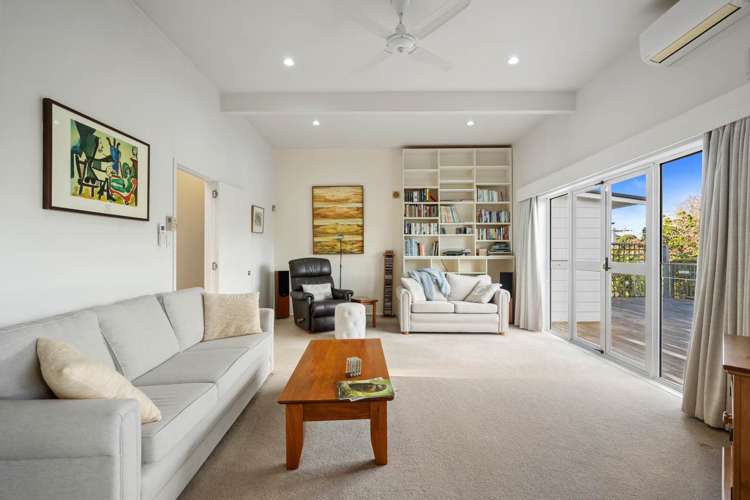 10 Seabreeze Road Narrow Neck_11