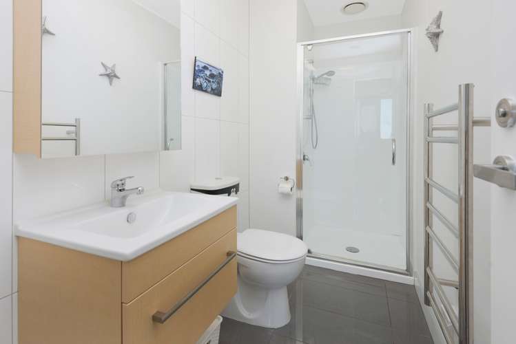 1011/17 Putney Way Manukau_6