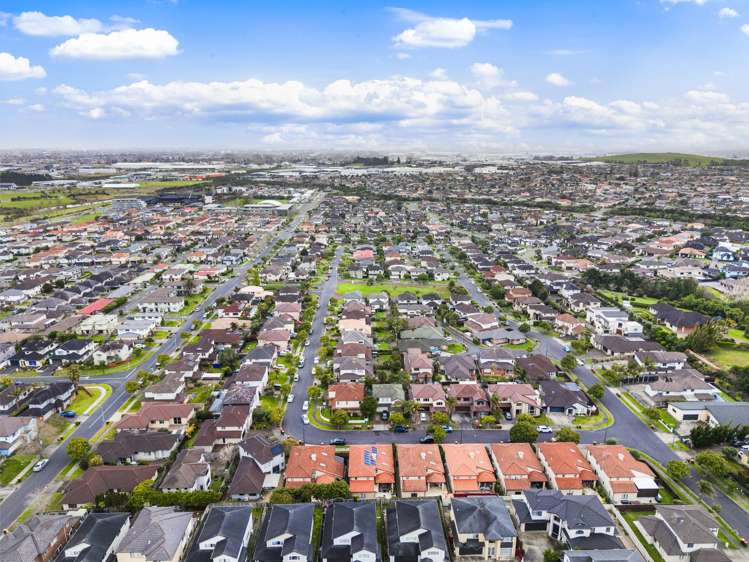 25 Bridgefield Crescent Flat Bush_25