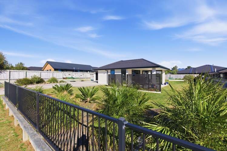 31 Honeyfield Drive Whalers Gate_29
