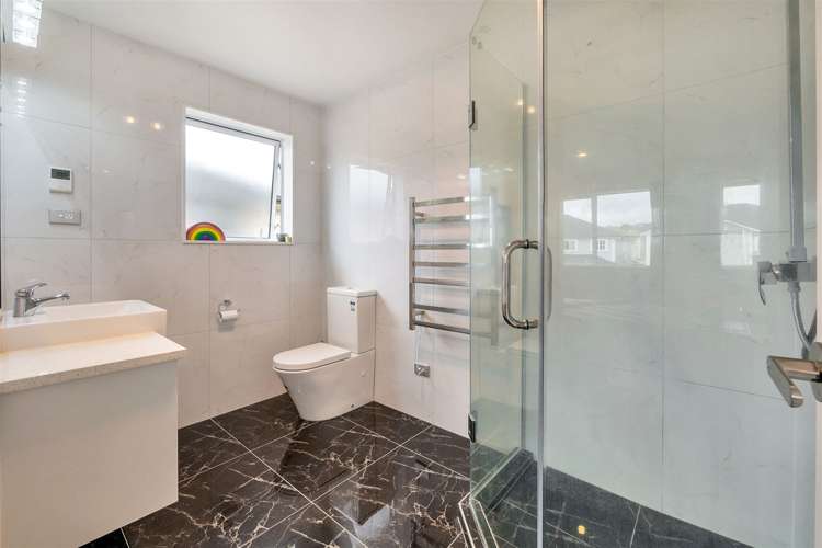 9 Carrickdawson Drive Flat Bush_15