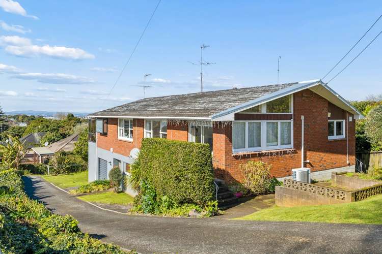 1 & 2/17a Rowan Road Epsom_1