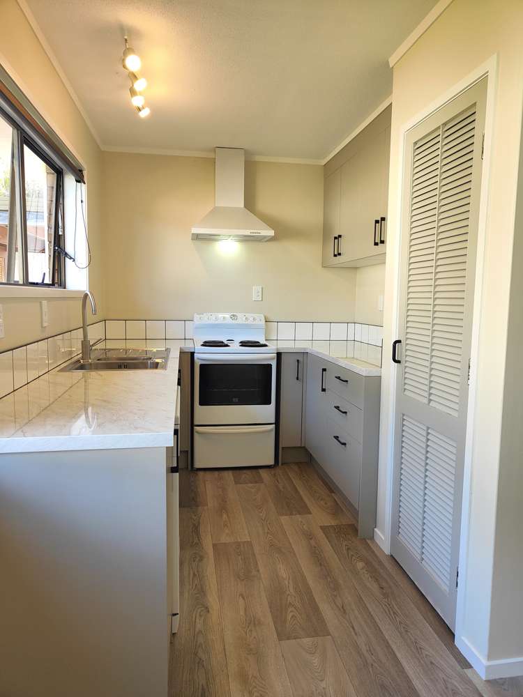 2/4 Rachael Place Farm Cove_8