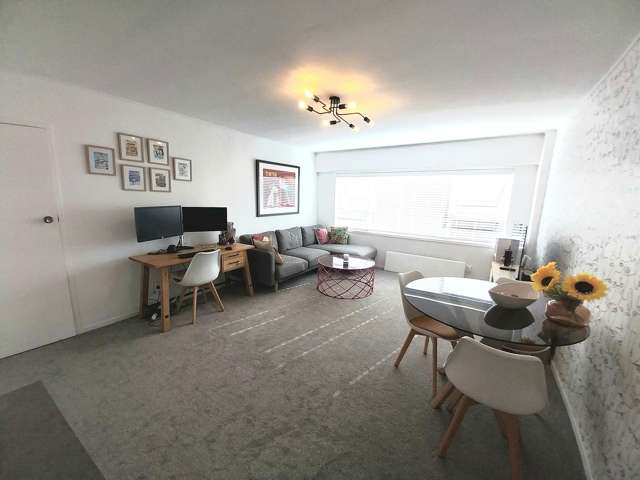 Furnished or unfurnished options - 2 Bed Apartment