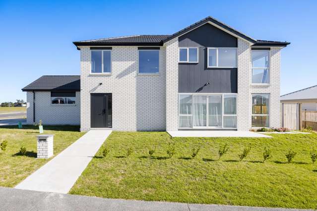 Quality Build with Breathtaking Sea Views!