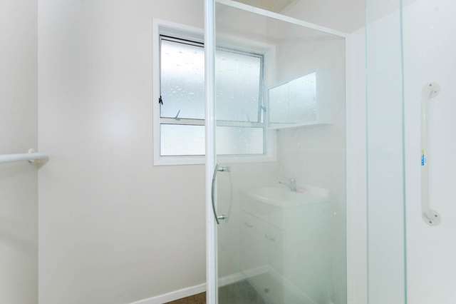 2/7 Almond Place Mt Wellington_4