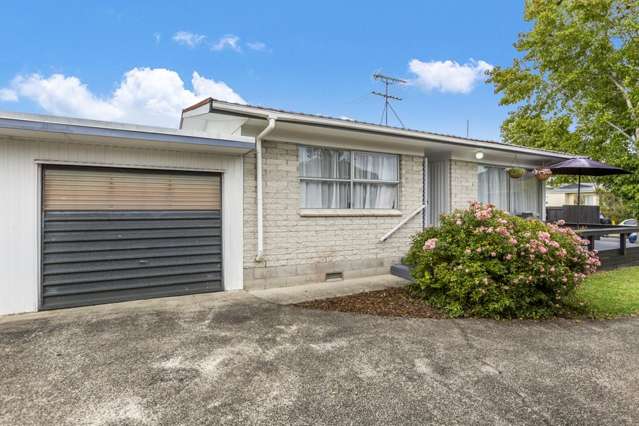 1/11 Mannering Place Hillcrest_2