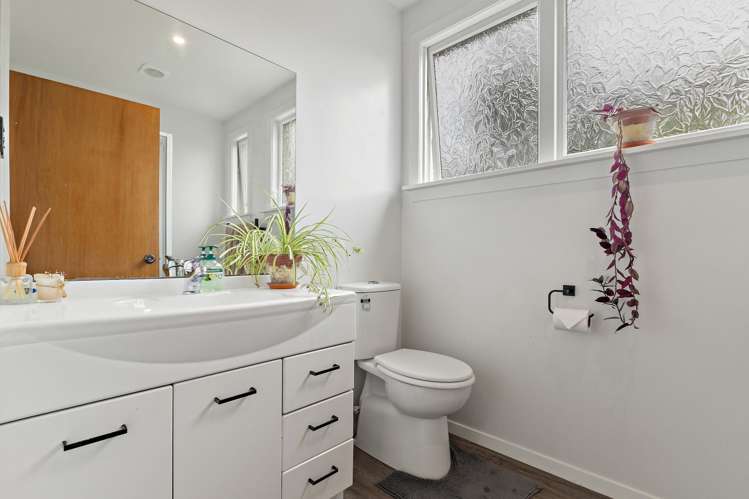 9a Esher Place Saint Martins_18