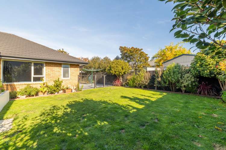 56 Travis Country Drive Burwood_25