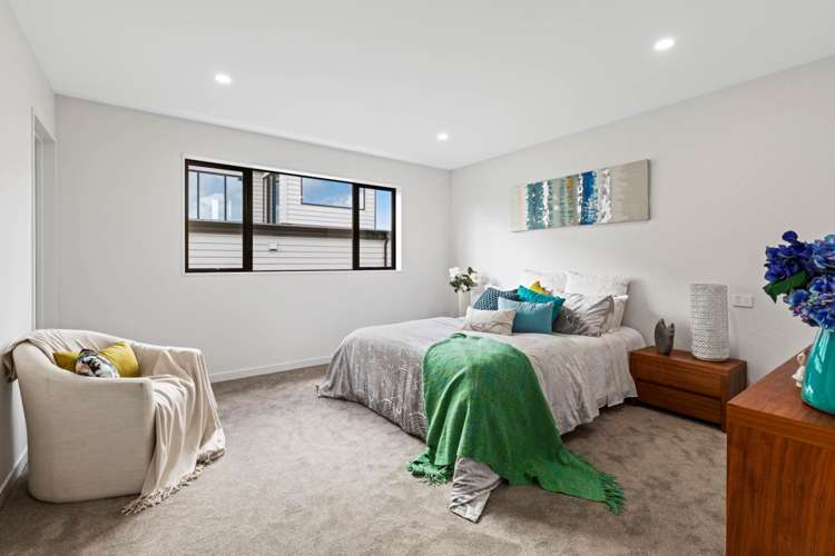 3 Fender Place Long Bay_16