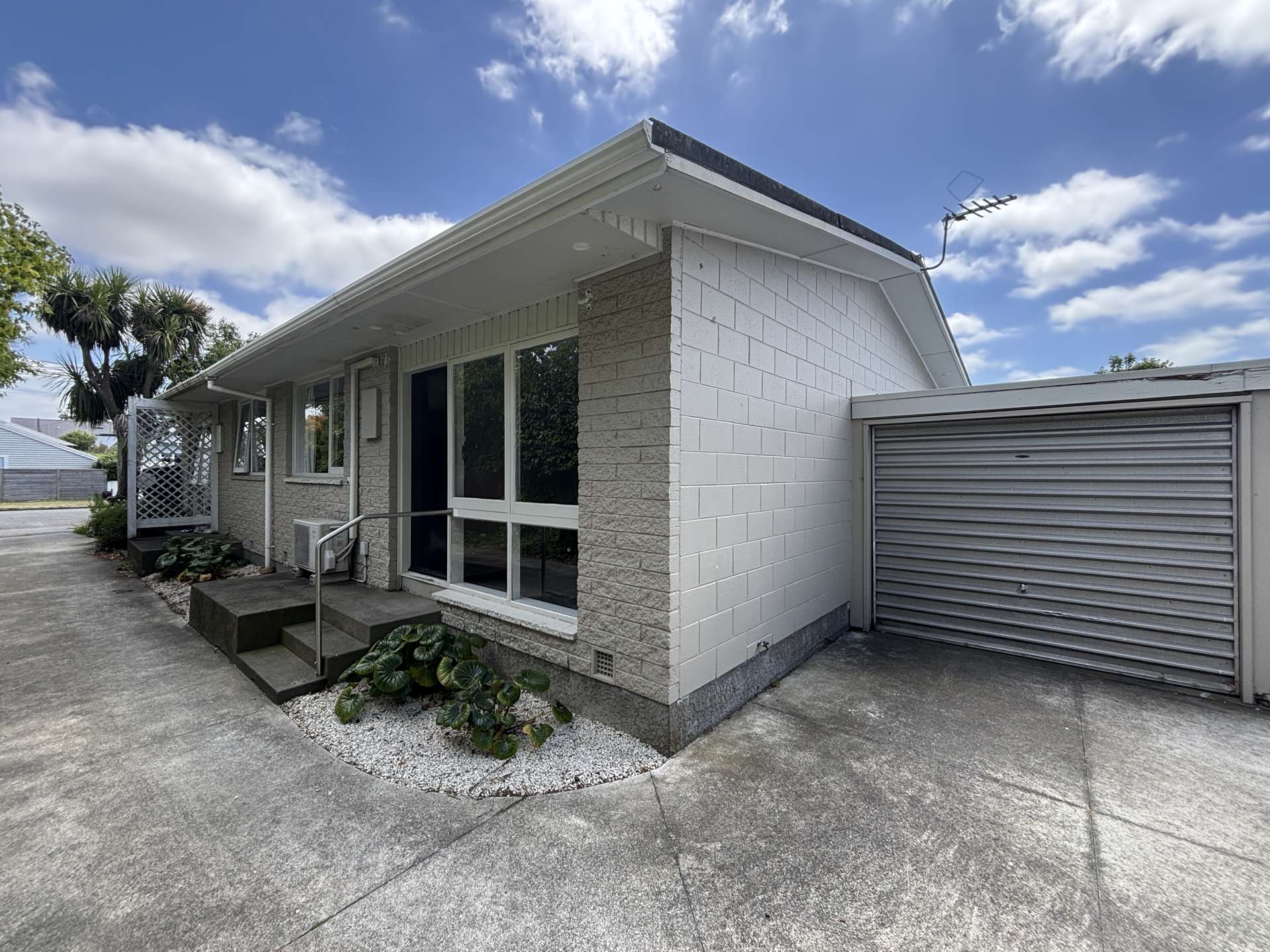 2/32 Kinloch Street Saint Albans_0