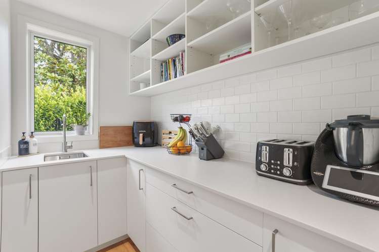 2/1 Gray Crescent Torbay_5