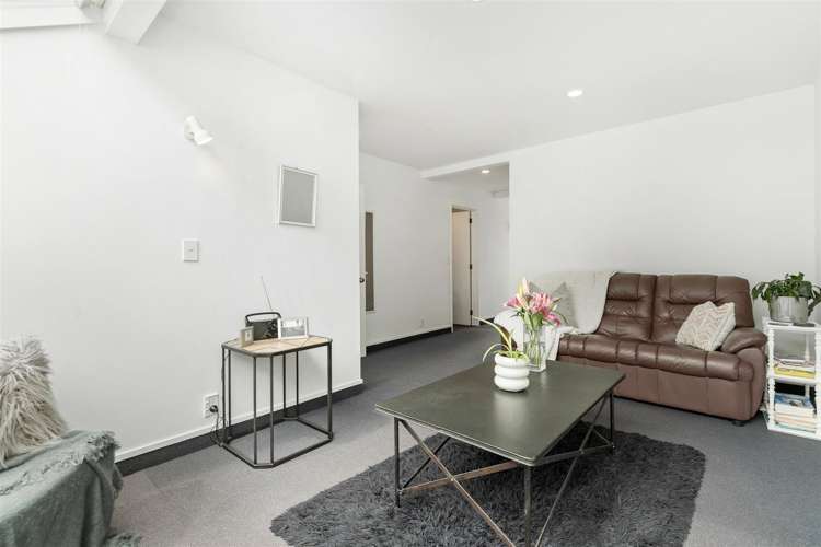 18b Cameron Place Fernhill/Sunshine Bay_5