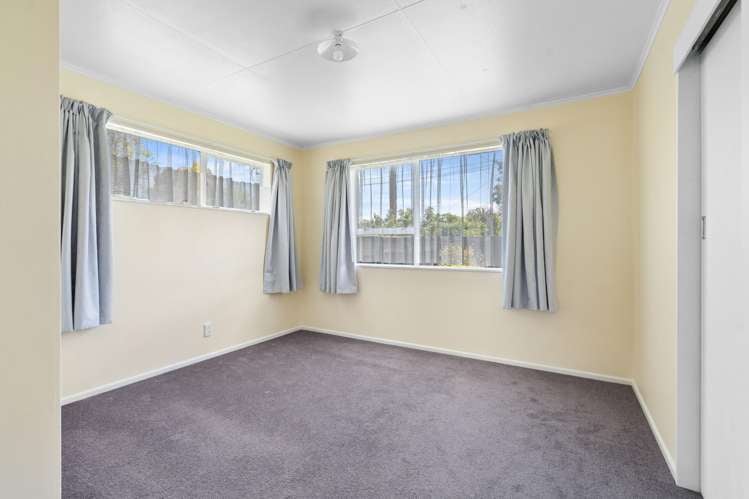 2 Oak Street Masterton_13