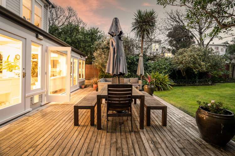 8 Carrington Street Mount Cook_22