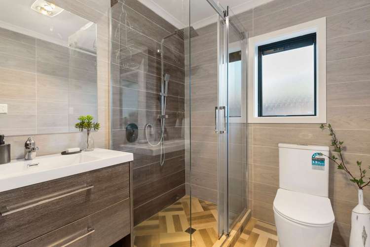 8 Samara Place Clendon Park_11