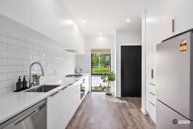 33 Leo Waikari Crescent Wallaceville_7