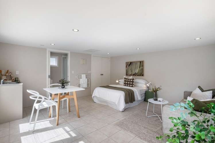 88 Lloyd Avenue Mount Albert_13