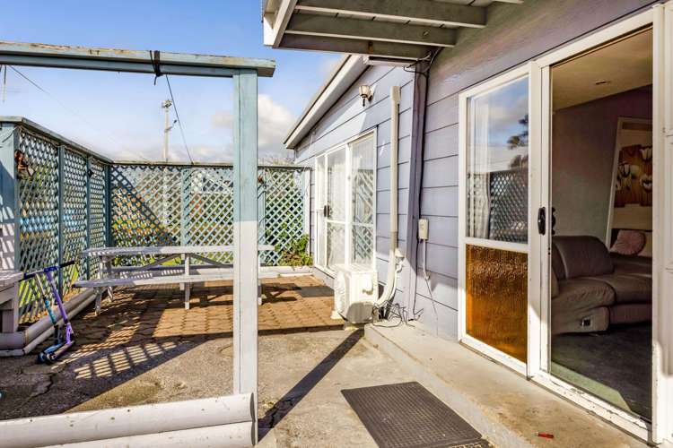 1 County Drive Hawera_10