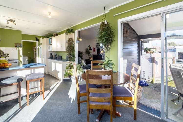 9 Skipage Grove Featherston_15