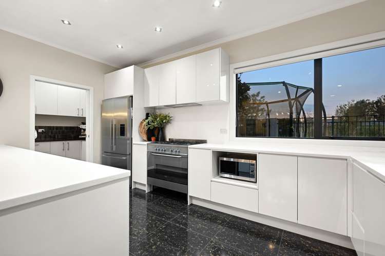 202 Saint James Drive Huntington_11