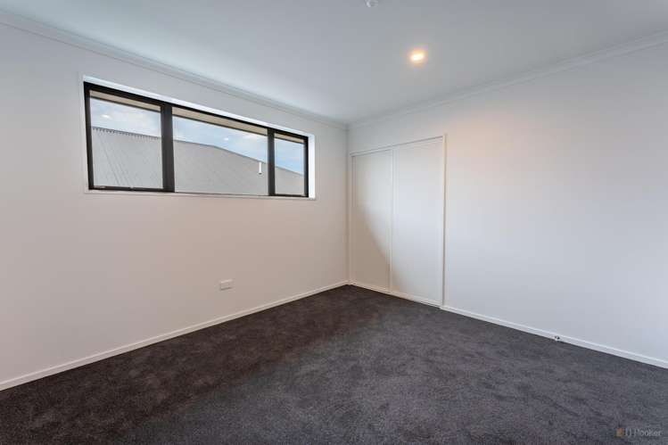 86 & 86A Church Street Seaview_21