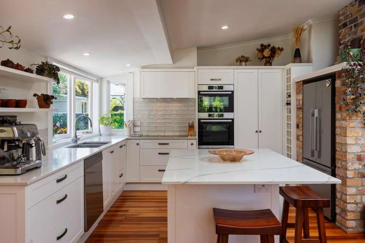 707 & 707B New North Road Mount Albert_13