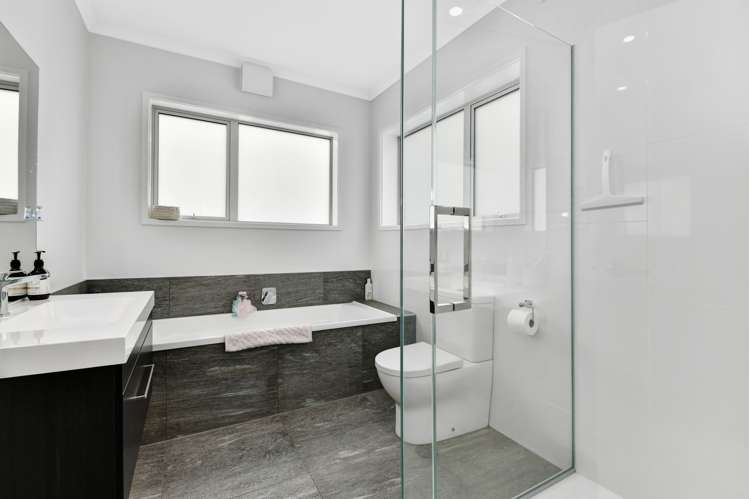 93 Karepiro Drive Stanmore Bay_11