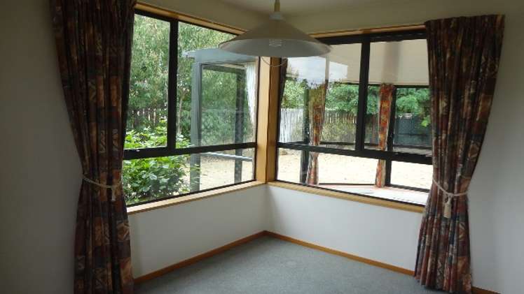 19 Devon Crescent Darfield_7