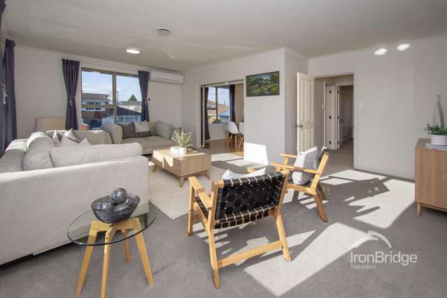 25 Delaware Crescent Russley_3