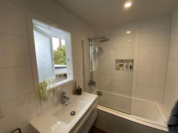 44 Flanshaw Road Te Atatu South_7