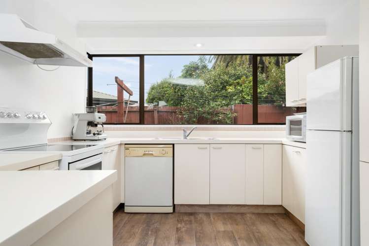 2/30 Townshend Crescent_3