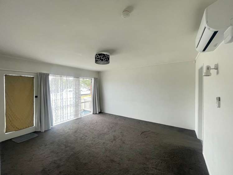 2/79 Glendale Road Glen Eden_1