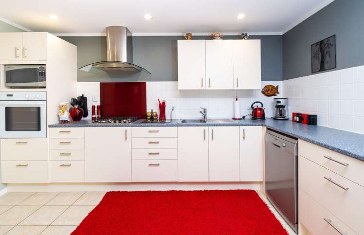 2 Hikanui Place Havelock North_15