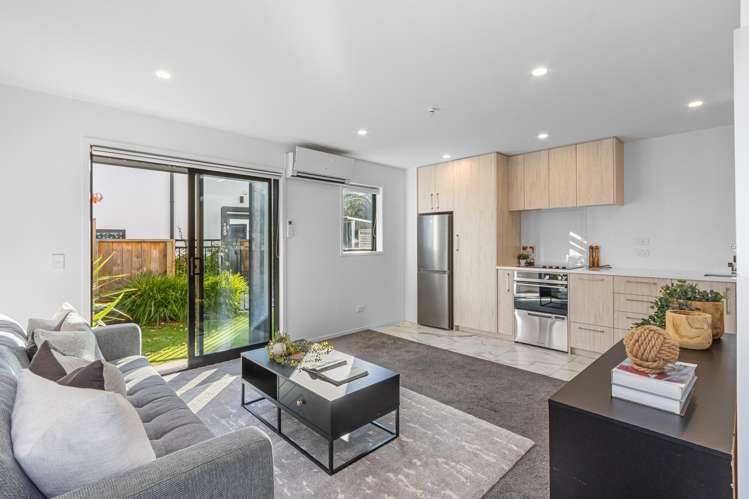 2/4 Riccarton Road Riccarton_1