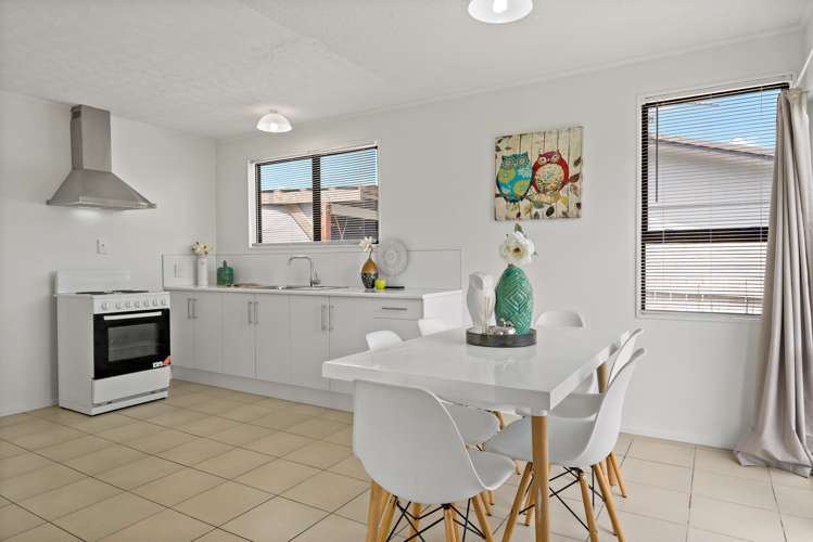 1/7 Haumia Way Otara_6