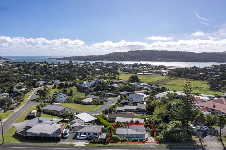 25 Manukau Road Raglan_21