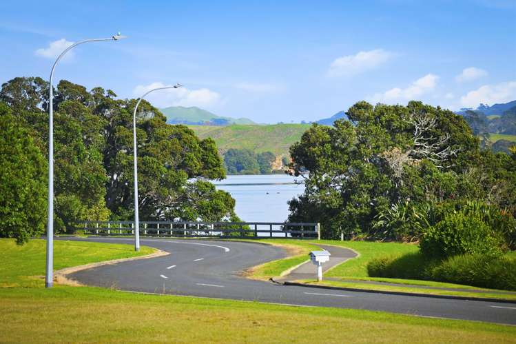 166 Torkar Road Clarks Beach_13
