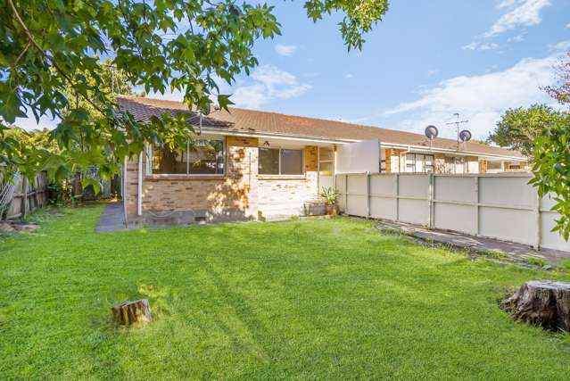 Remuera Unit with Private Garden Area