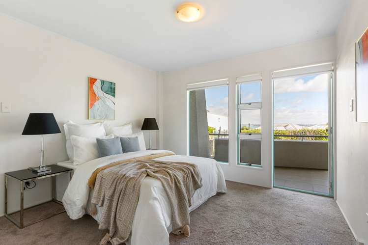 2/18 Takitimu Street_3