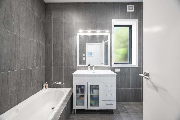 97 Iles Road Lynmore_19