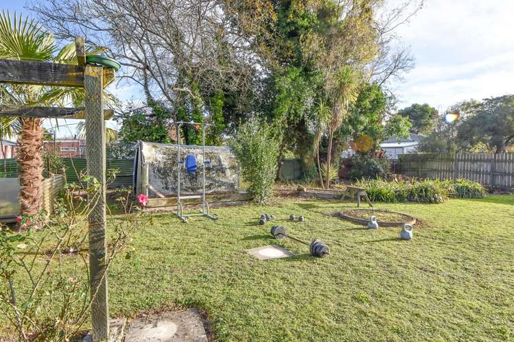 243 High Street North Carterton_21