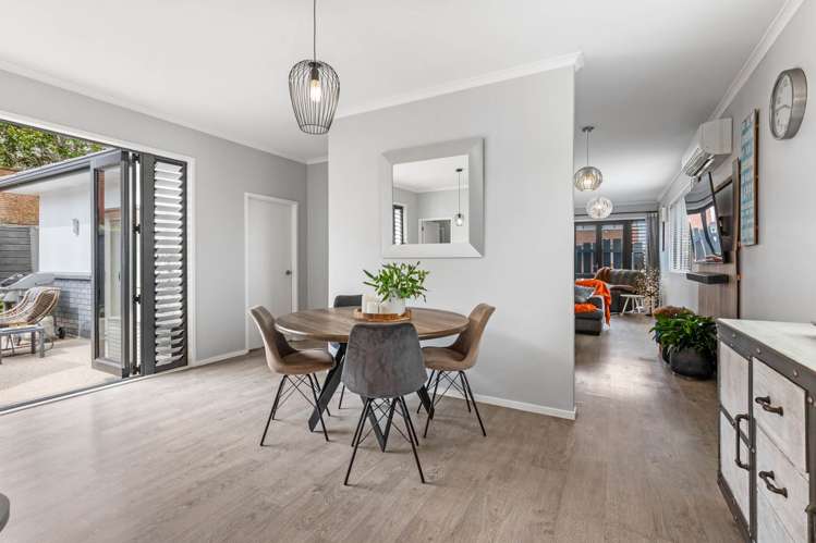 20 Greenbough Lane Greenhithe_12